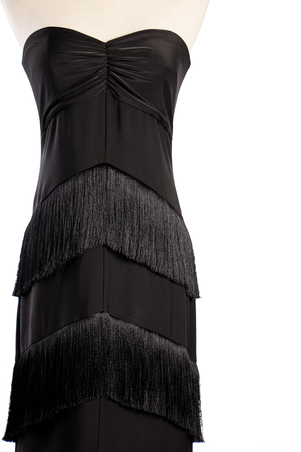VESTIDO LARGO NEGRO CON FLECOS