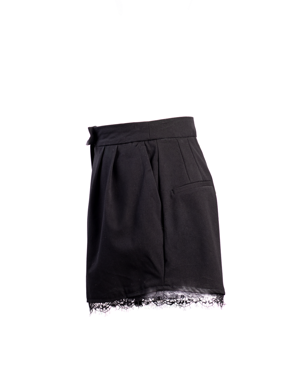 SHORT SASTRE CON ENCAJE