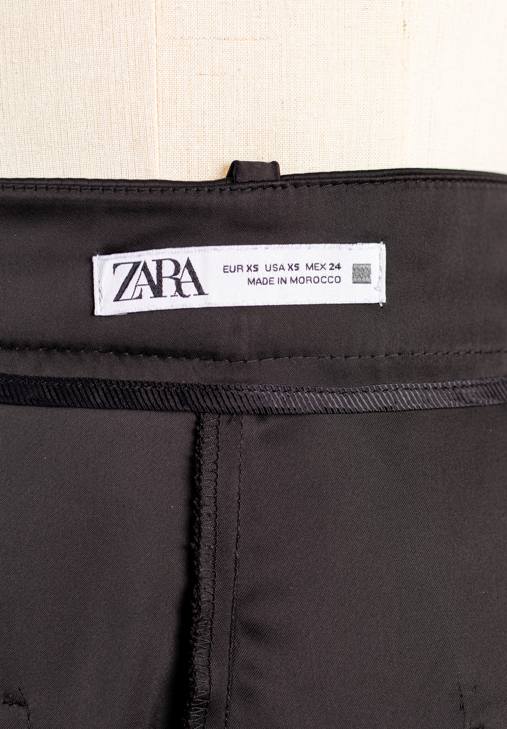 PANTALÓN CARGO SATINADO