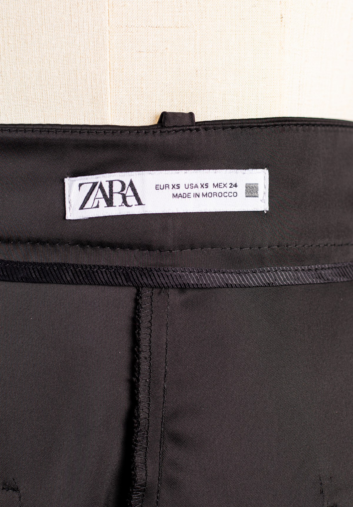 PANTALÓN CARGO SATINADO