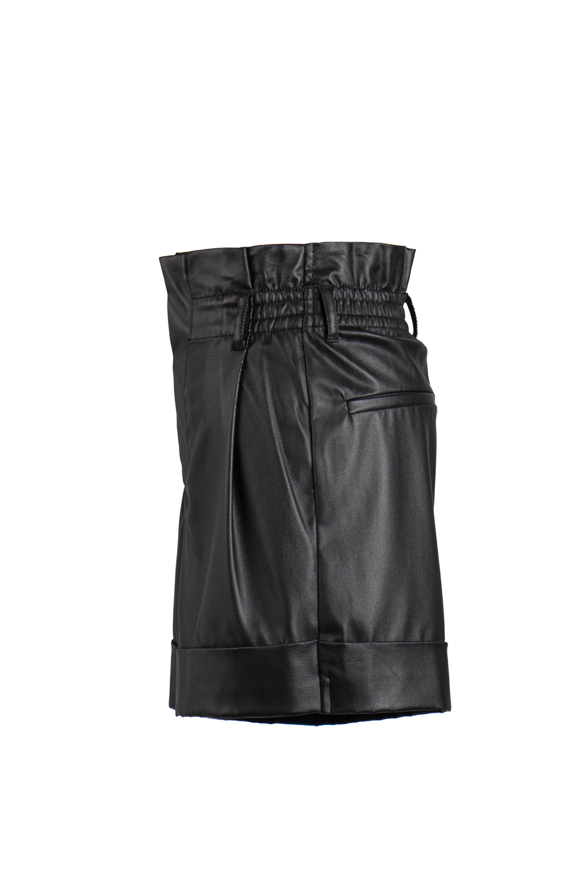 SHORT DE EFECTO PIEL CON CINTURA PAPERBAG