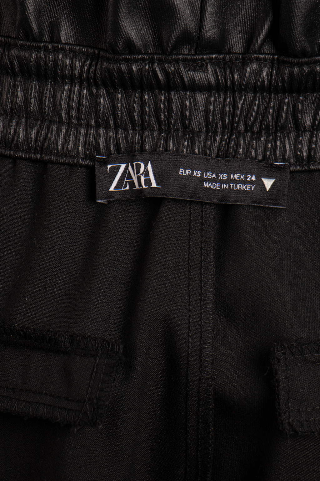 SHORT DE EFECTO PIEL CON CINTURA PAPERBAG