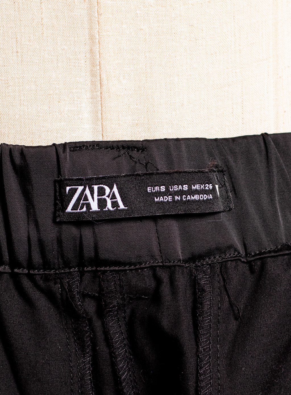 PANTALÓN ZARA CARGO SATIN