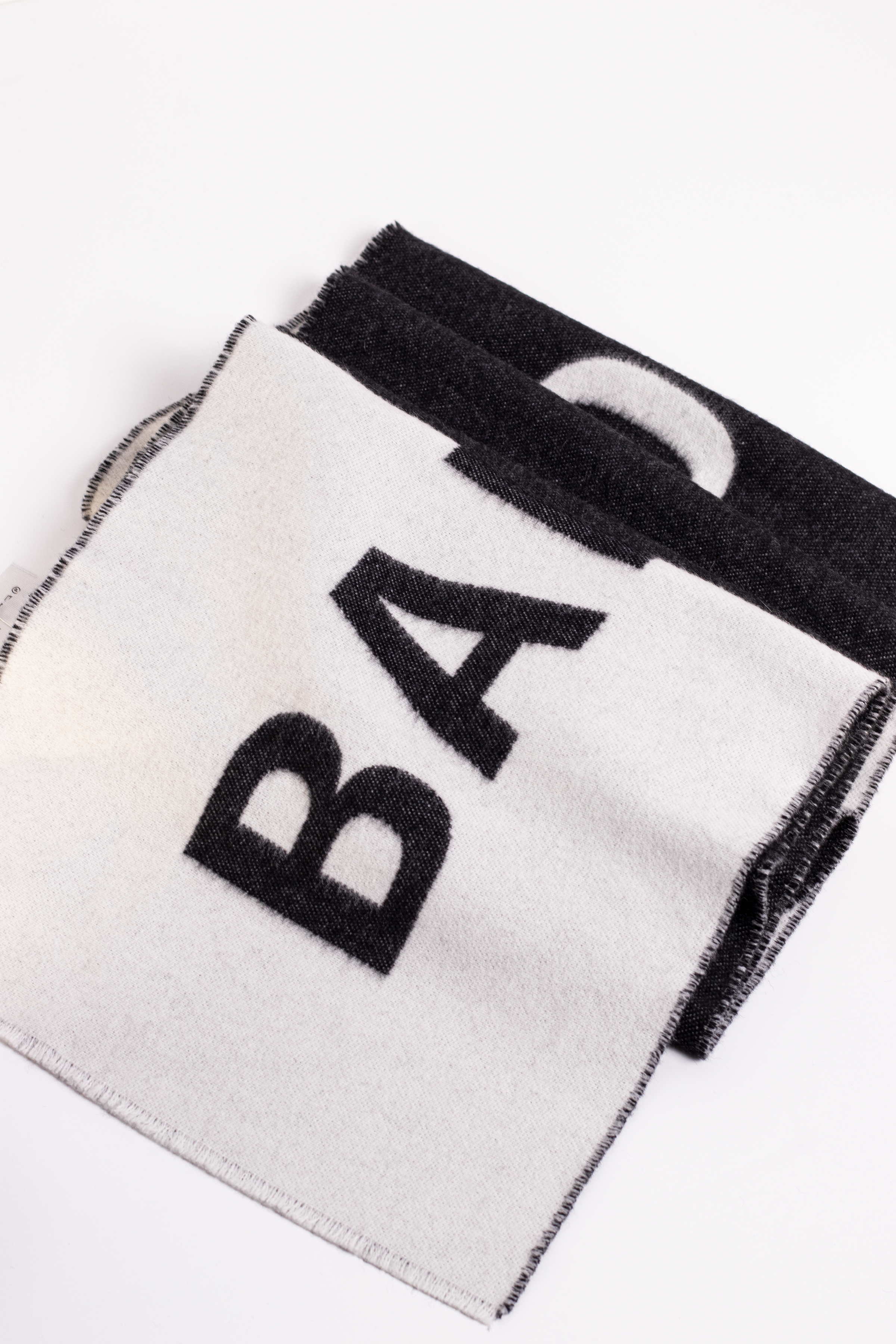 BUFANDA BALENCIAGA