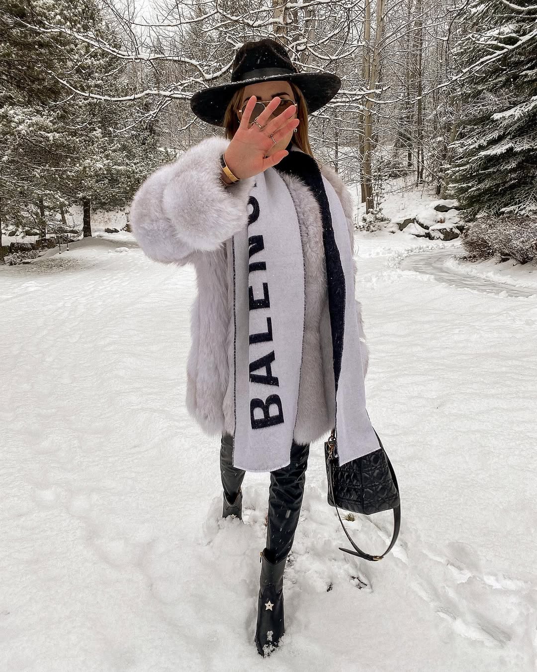 BUFANDA BALENCIAGA